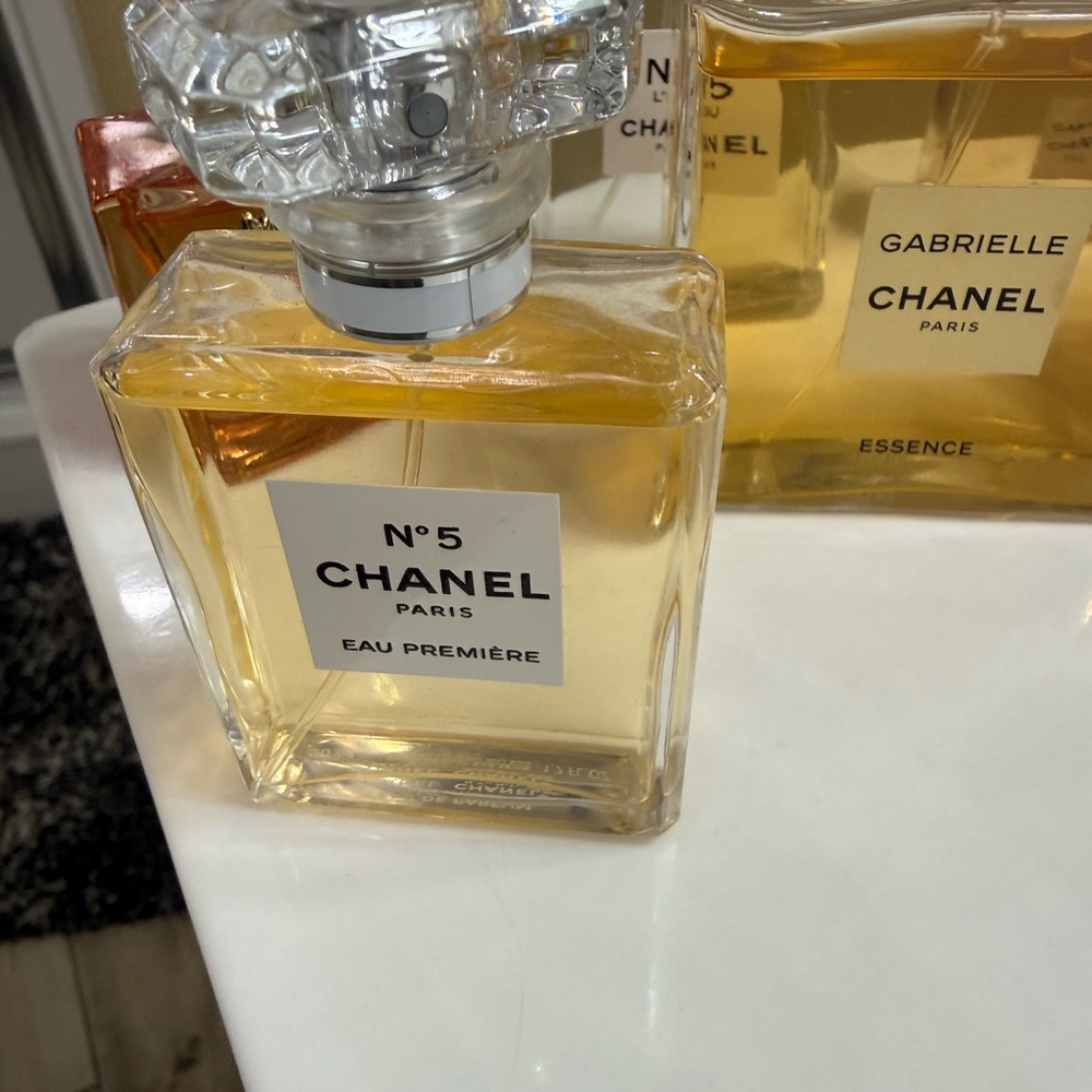 CHANEL No. 5 Eau Première Perfume in Clear and Gold